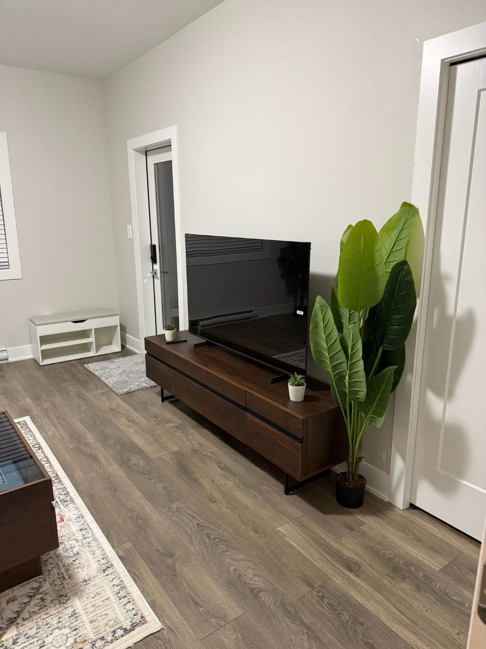 Guest Suite in Langford Apartment in Cowichan Valley