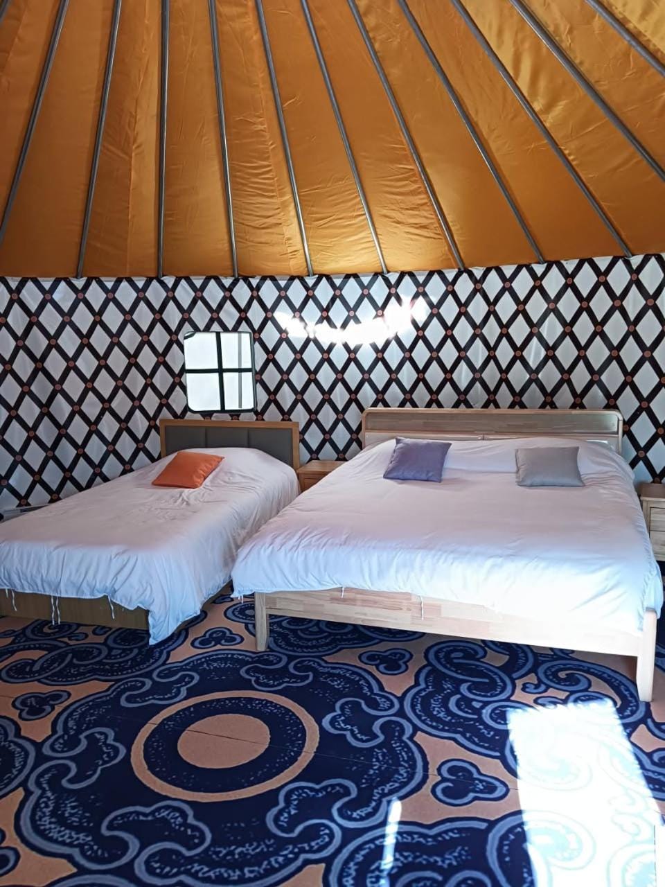 mountain glambing Luxury tent in British Columbia