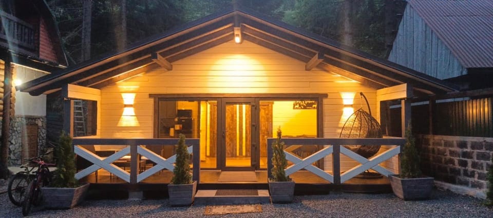 Шале Верховинський водограй Chalet in Ukraine