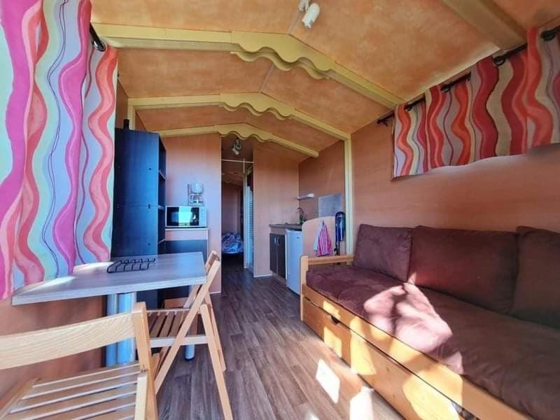 Comfortable roulotte Chèvres du Vermois Chalet in Grand Est