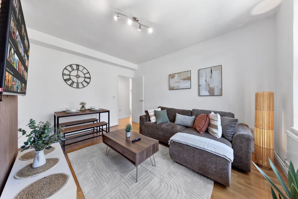 TV and multimedia, Living room, Seating area