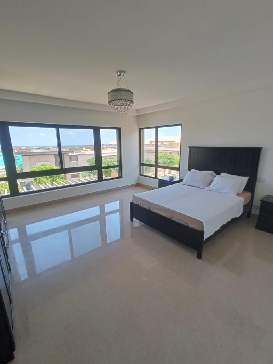 Waterfront 4BR Villa Lagoon View Swan Lake Apartment in Egypt