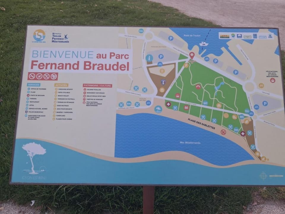 studio bord de mer, clim, jardin et parking Apartment in La Seyne-sur-Mer