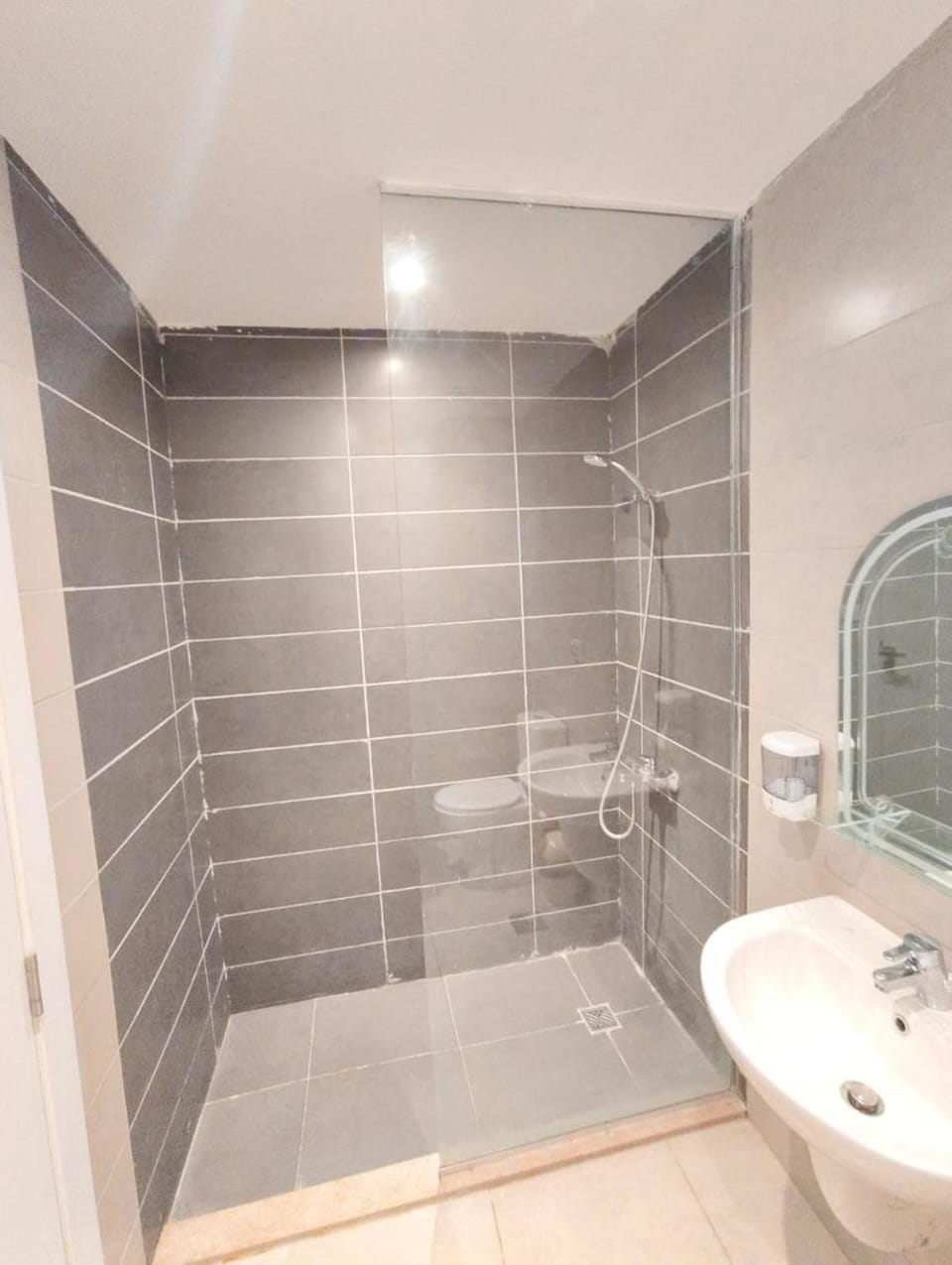 Shower, Toilet, Bathroom, towels