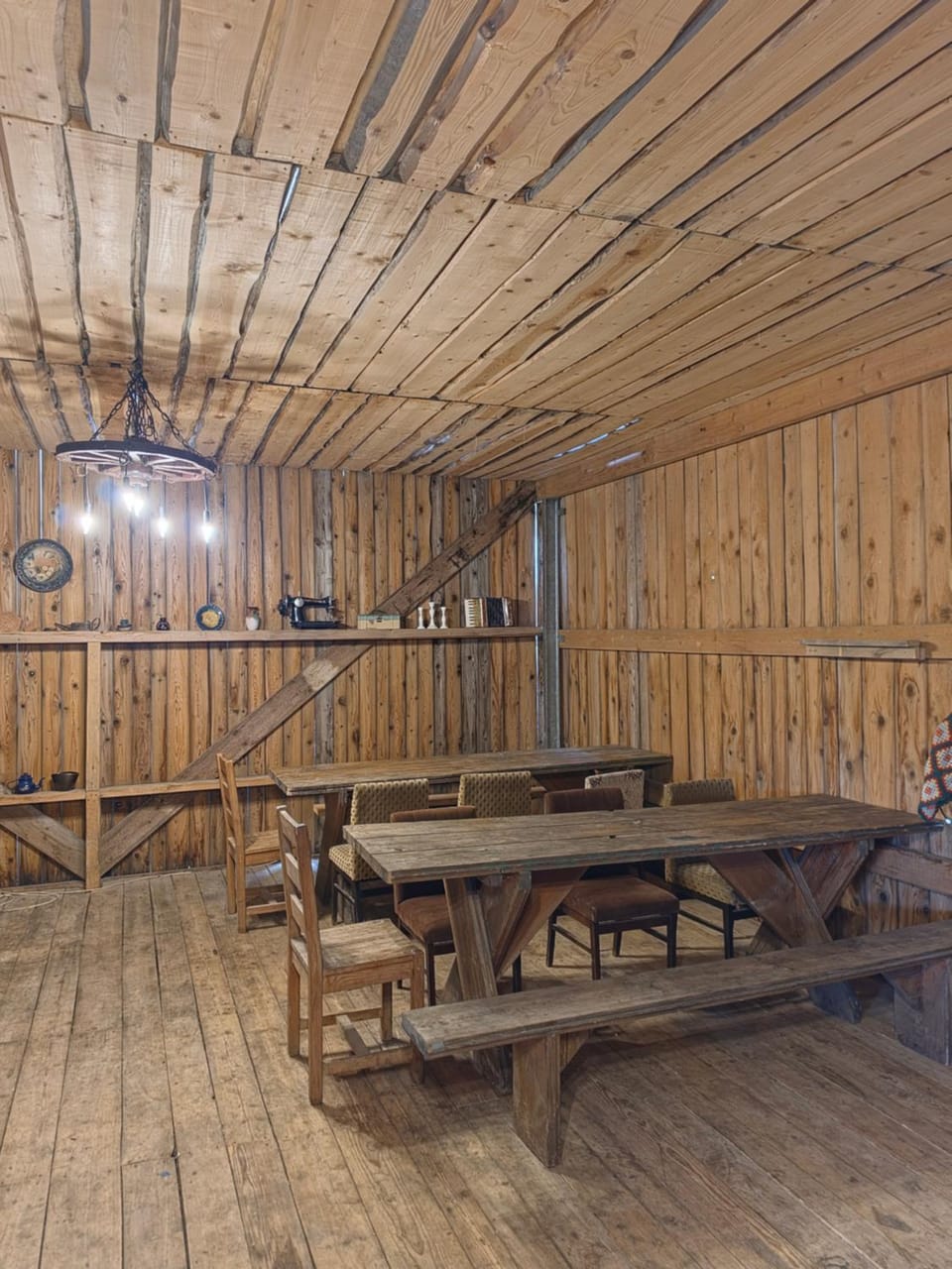 Restaurant/places to eat, Banquet/Function facilities, Dining area