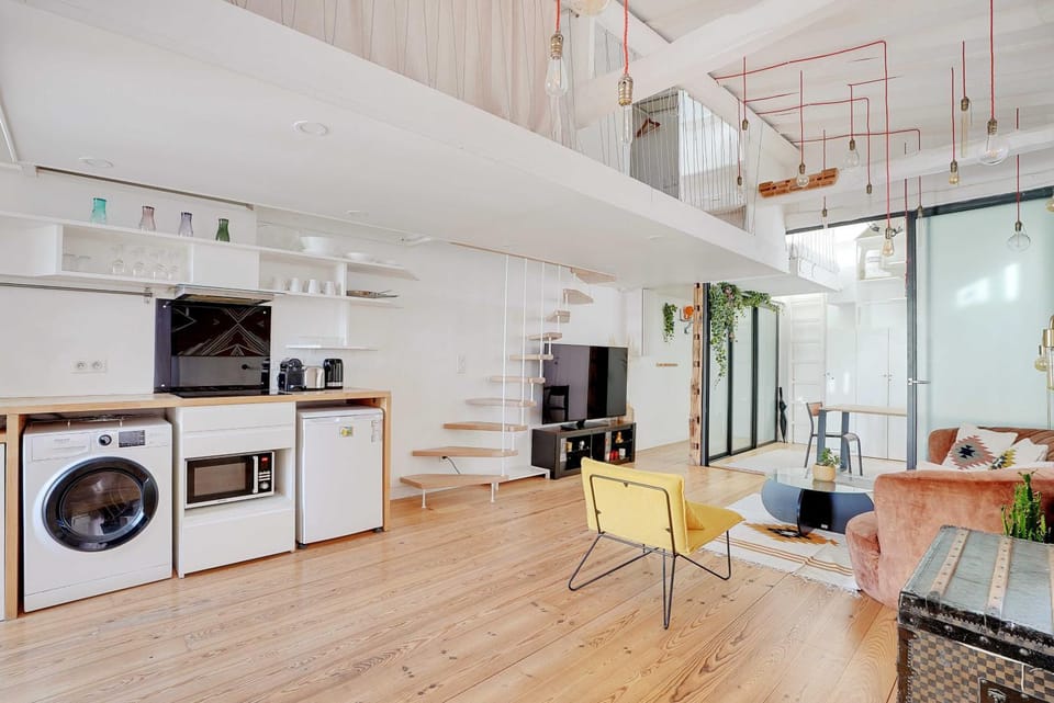 Kitchen or kitchenette, Living room