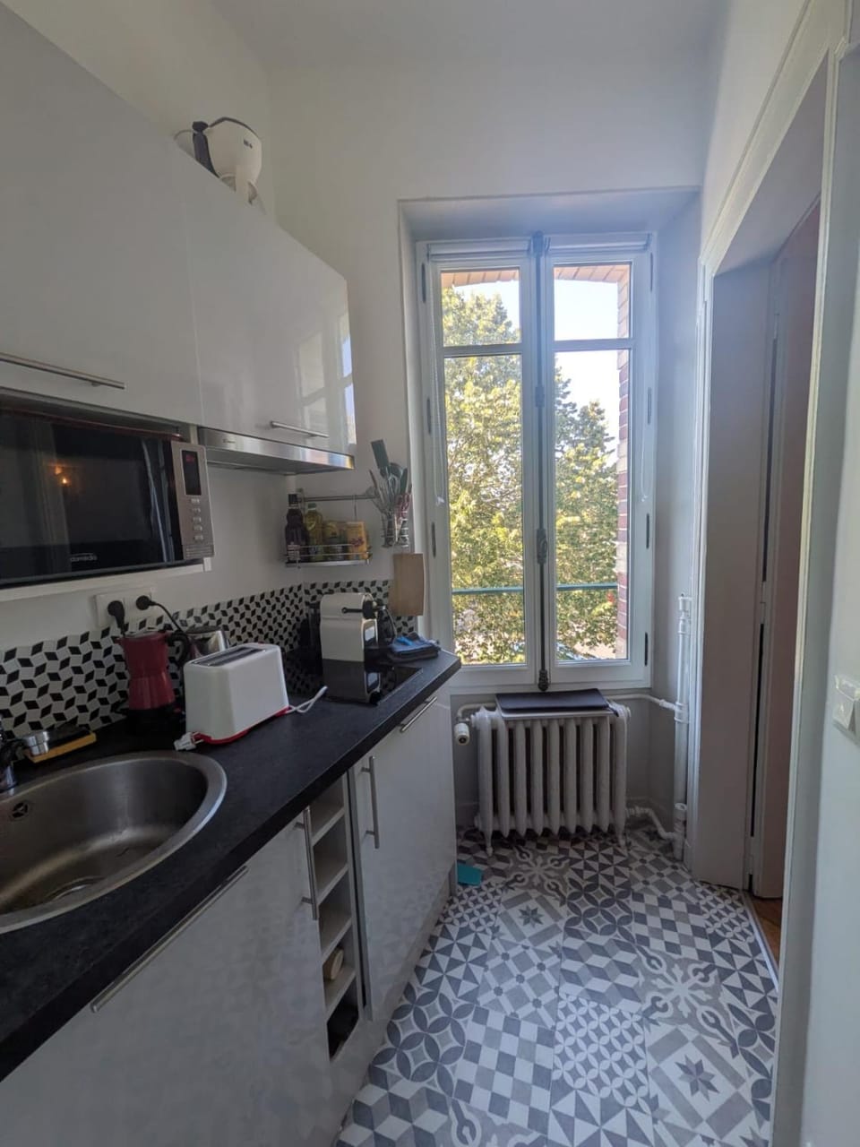 Kitchen or kitchenette, stove