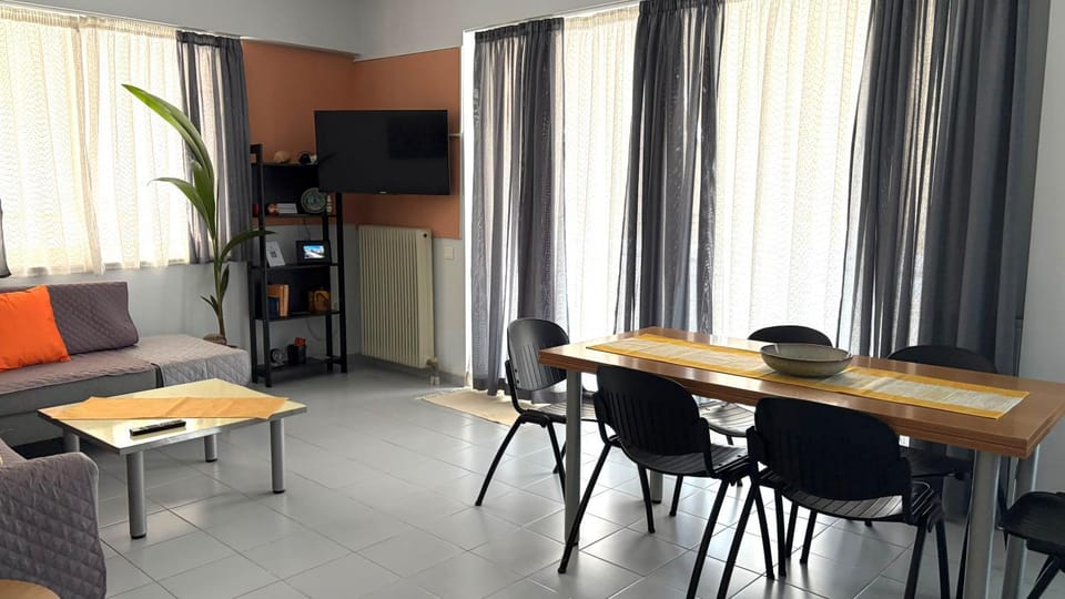 Living room, Seating area, Dining area