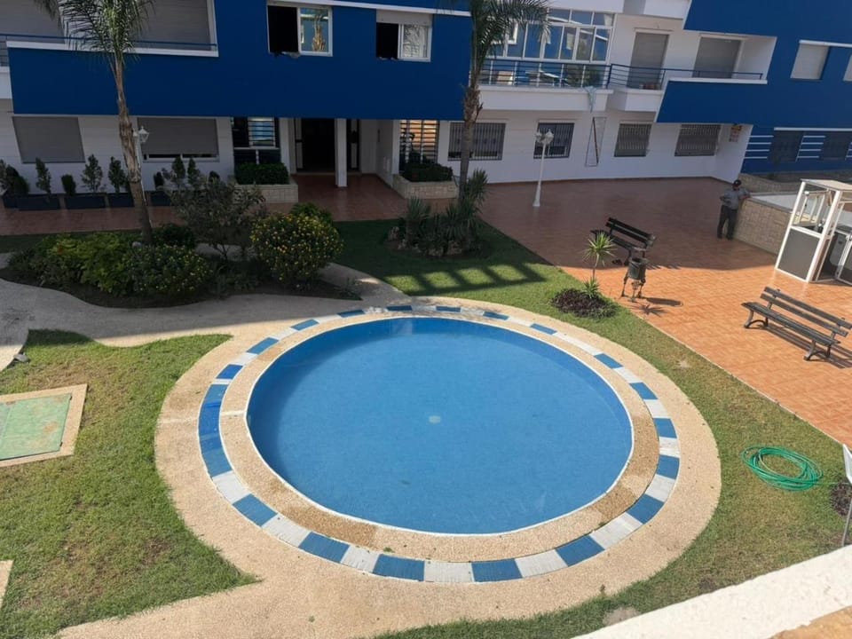 Day, Pool view, Swimming pool, sunbed