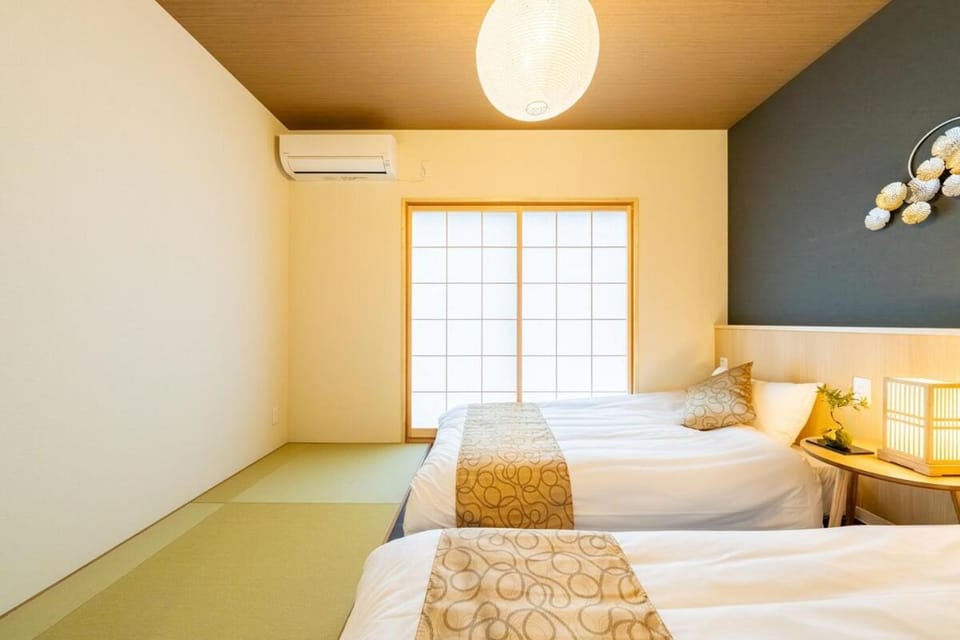 狐 伏見稲荷すぐ 新築和モダン 9ベッドの広々Ldk 無料駐車場有 Villa in Kyoto