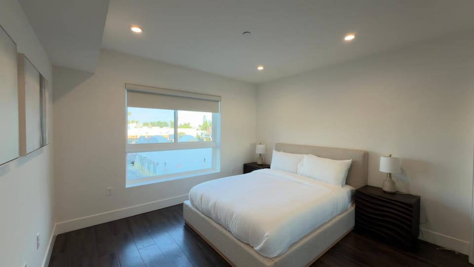 Luxurious 2 bdrm Apartment Free Parking Apartment hotel in West Hollywood