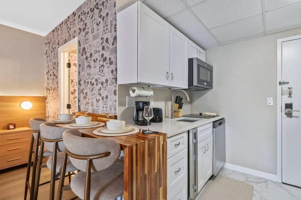 Kitchen or kitchenette