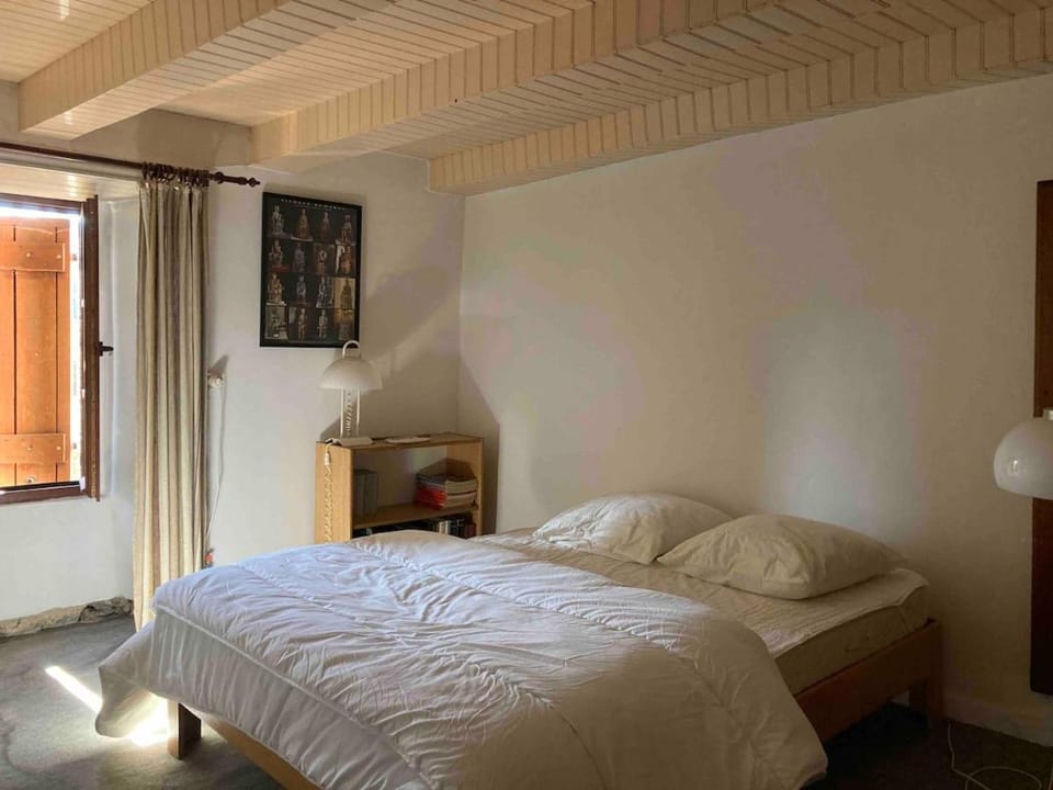 Authentic Country House with Charm in the Heart of the Auvergne Volcanoes House in Auvergne-Rhône-Alpes