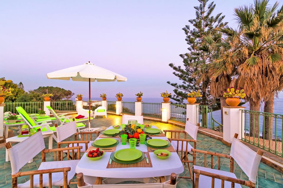 Patio, Spring, Day, Natural landscape, BBQ facilities, Garden, View (from property/room), Balcony/Terrace, Banquet/Function facilities, Dining area, Garden view, Sea view, sunbed
