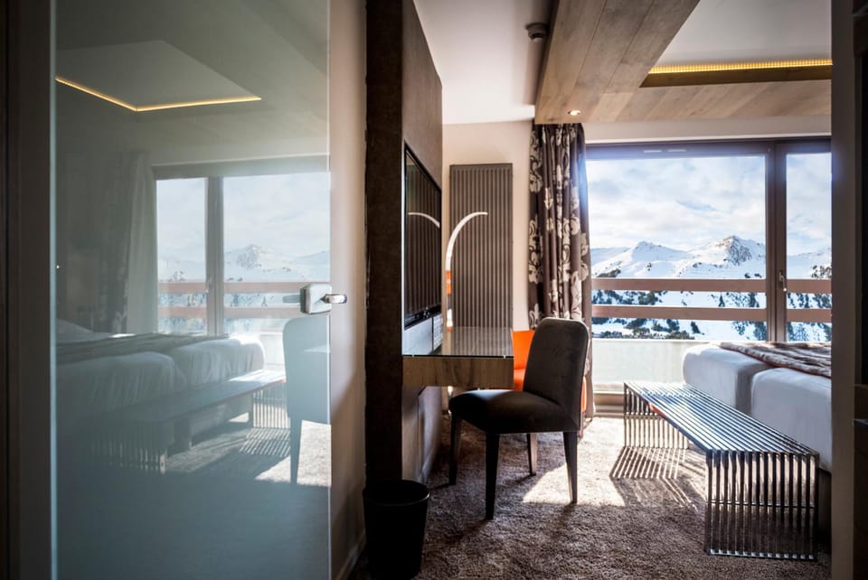 Seating area, Mountain view