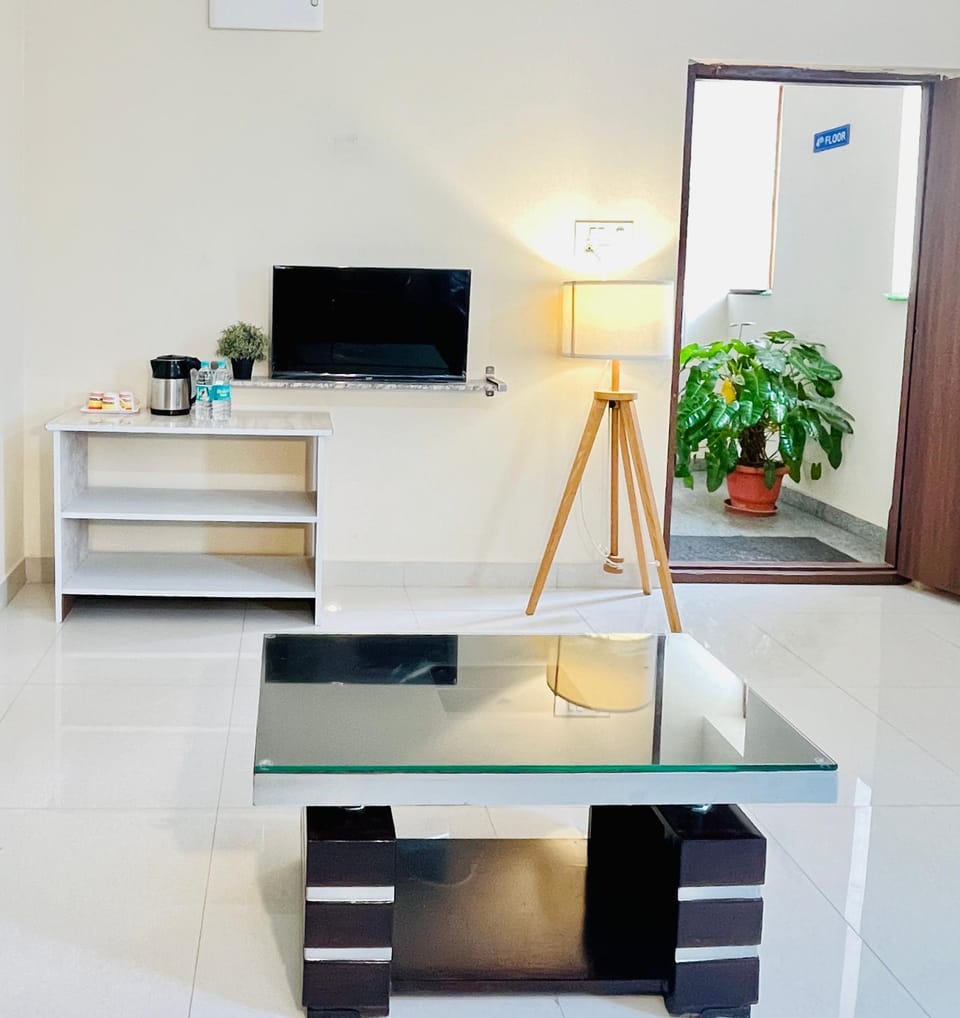 Communal lounge/ TV room, TV and multimedia, Evening entertainment