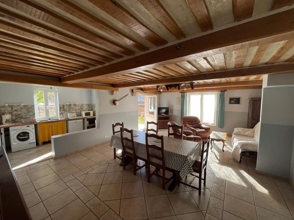Appartement lumineux , Terrasse, Lac à 5 min Apartment in Provence-Alpes-Côte d'Azur