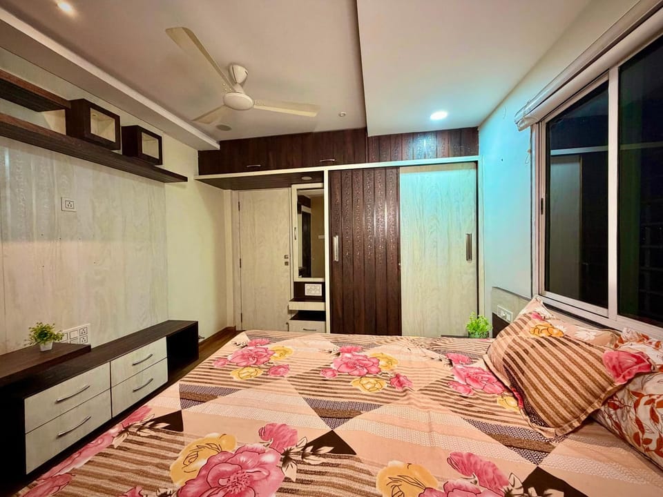 The Cozy Duplex 4 Bedrooms, Terrace & Balcony Villa in Maharashtra