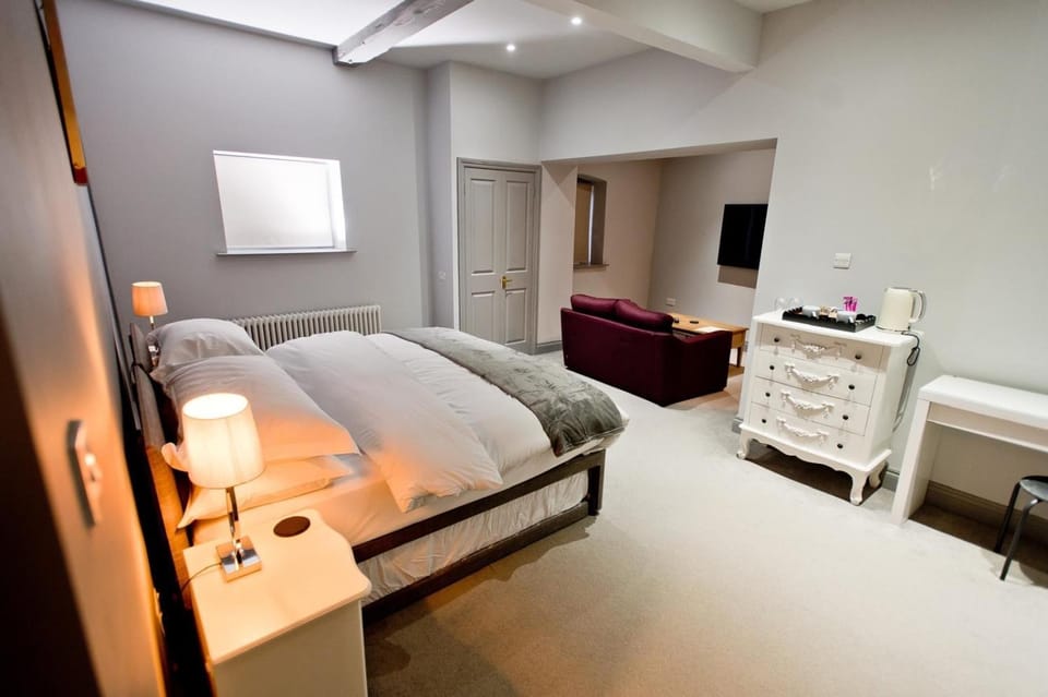 Seating area, Bedroom