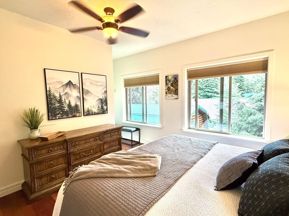 Davis Avenue Luxury Lodge House in McCall