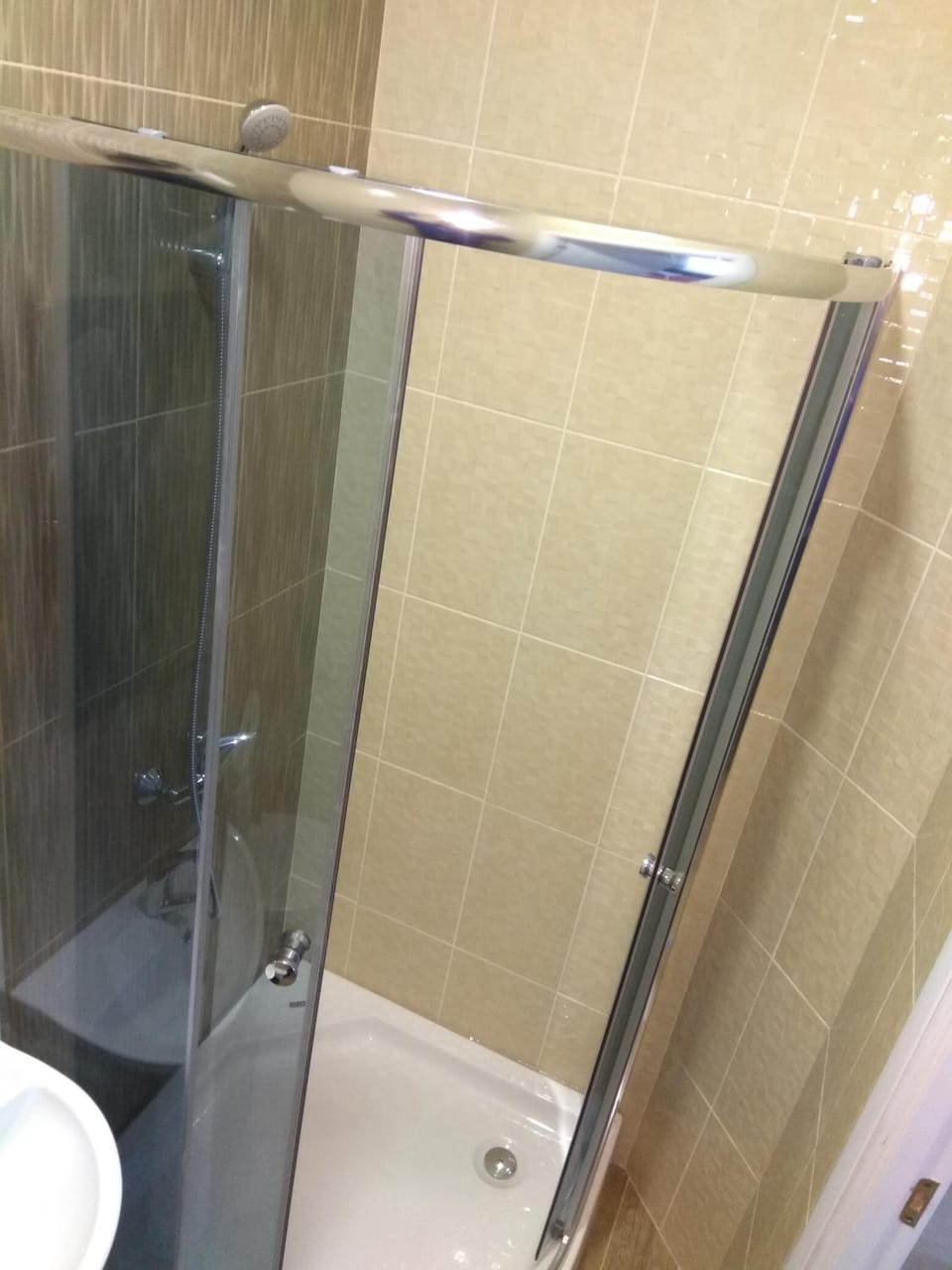 Shower, Toilet