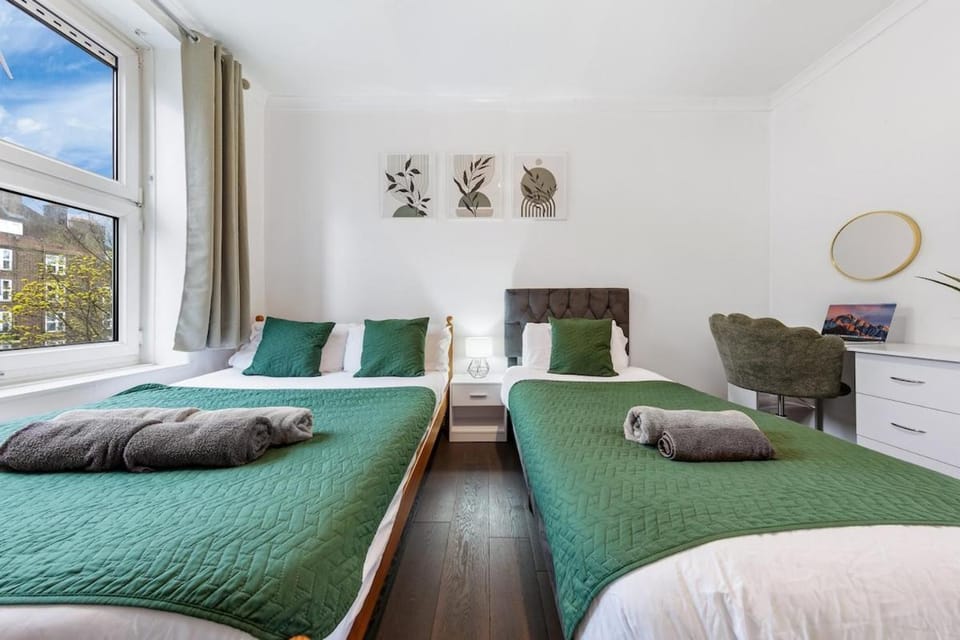 Central Ldn Spacious Apartment Sleeps 8 & Parking! Nine Elms Apartment in London