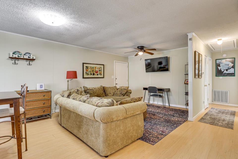 Steps to Ocean & Boardwalk! Carolina Beach Haven House in Carolina Beach
