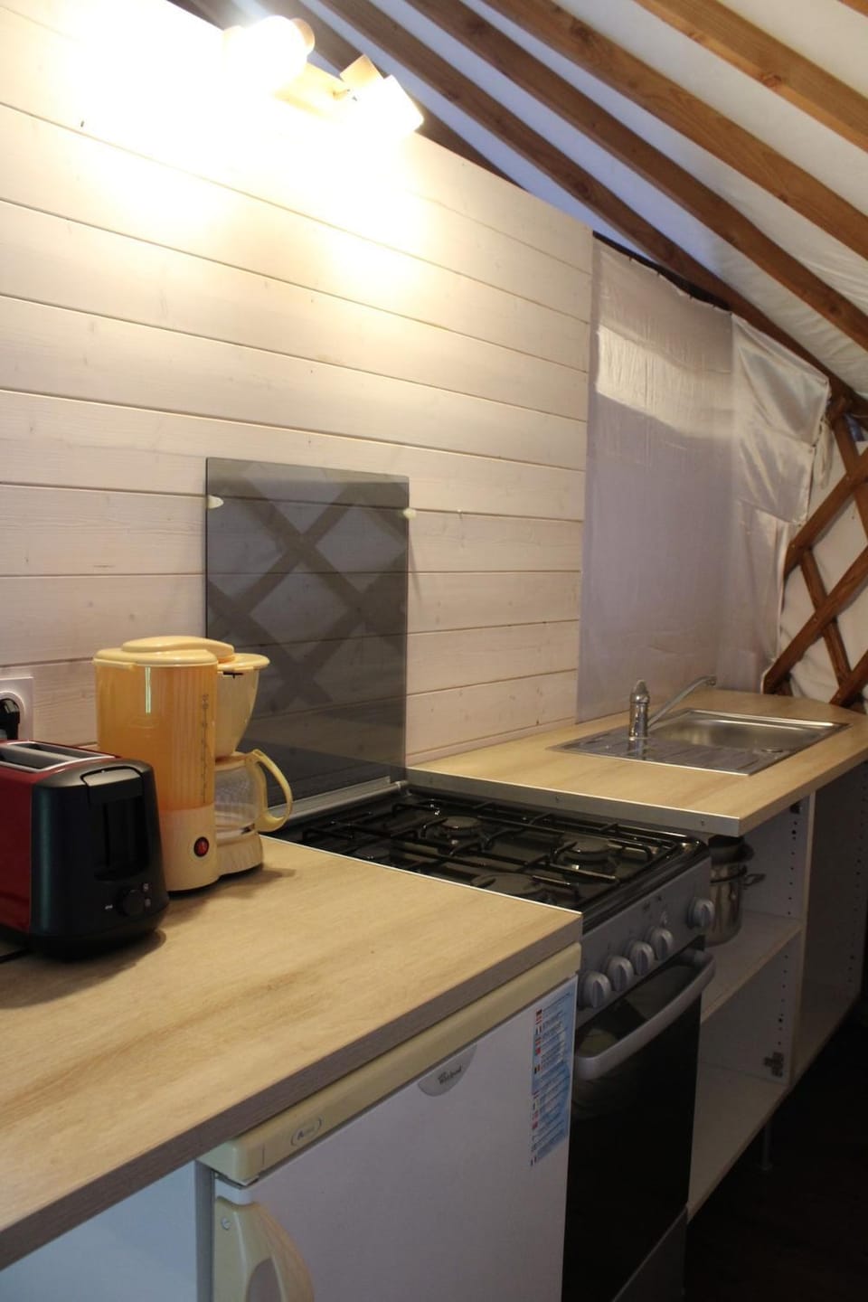 Coffee/tea facilities, kitchen