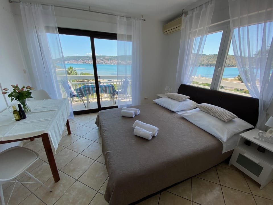 Studio apartments M&N Apartment in Trogir