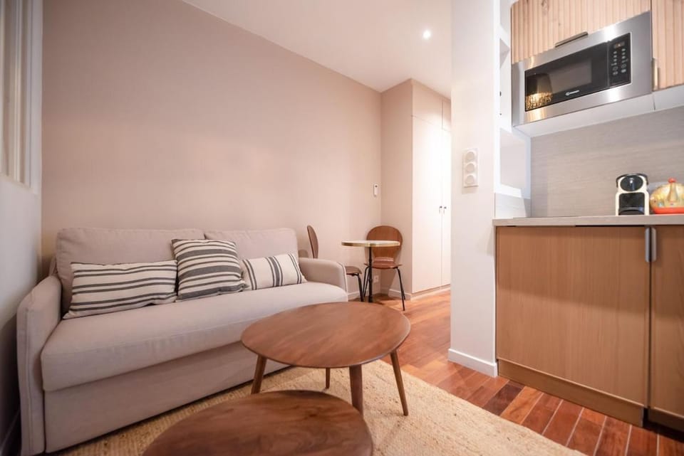 Lovely Parisian Flat -Prime Location, 7th District Apartment in Paris