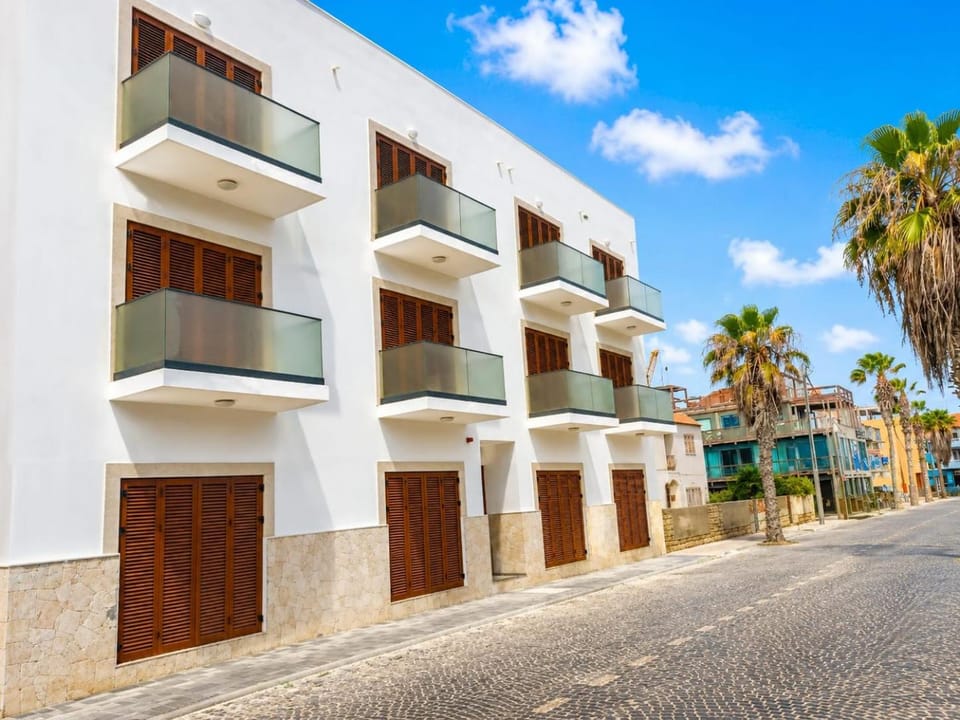 Property building, Neighbourhood