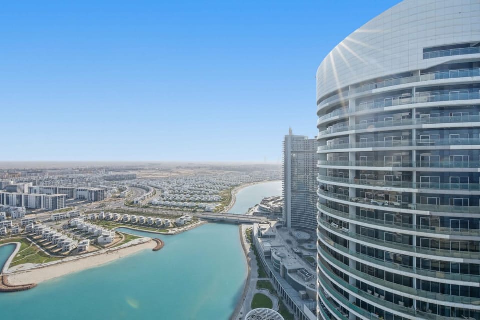 Property building, Nearby landmark, Day, Natural landscape, Bird's eye view, City view, Lake view, River view, Sea view