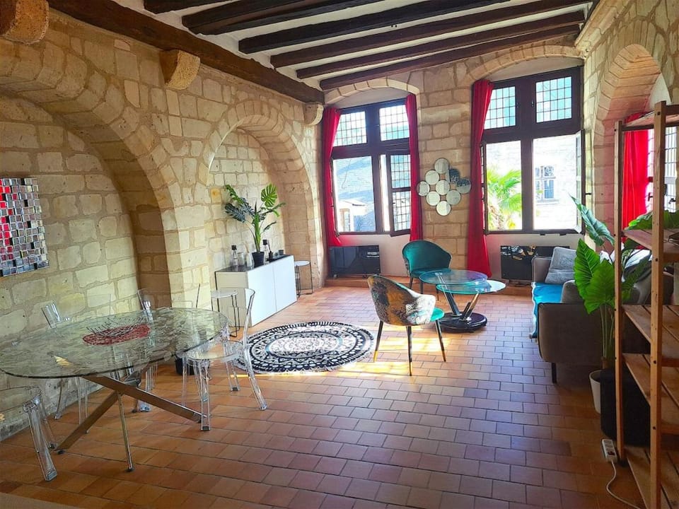 Magnifique duplex T1 de 56 m2 dans un monument historique en hyper Centre de Tours Apartment in Tours
