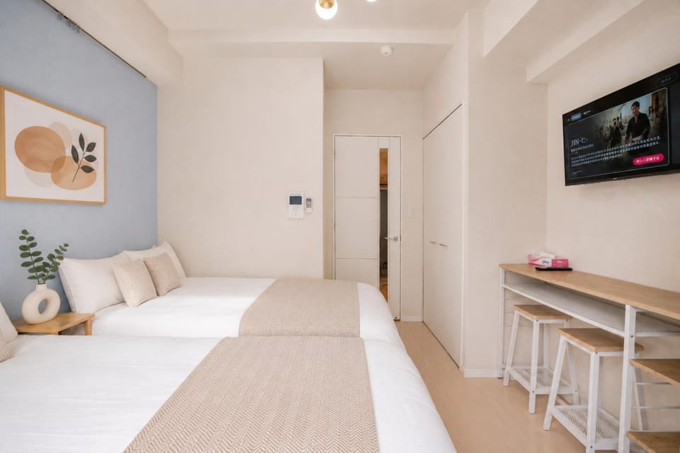 Bed, TV and multimedia, Photo of the whole room, Bedroom, wardrobe