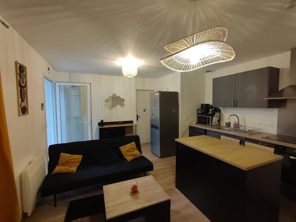 Restaurant/places to eat, Coffee/tea facilities, Hiking, Evening entertainment, dishwasher, internet, storage, stove, toaster