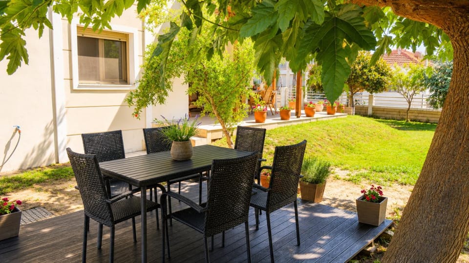 Garden, Garden view