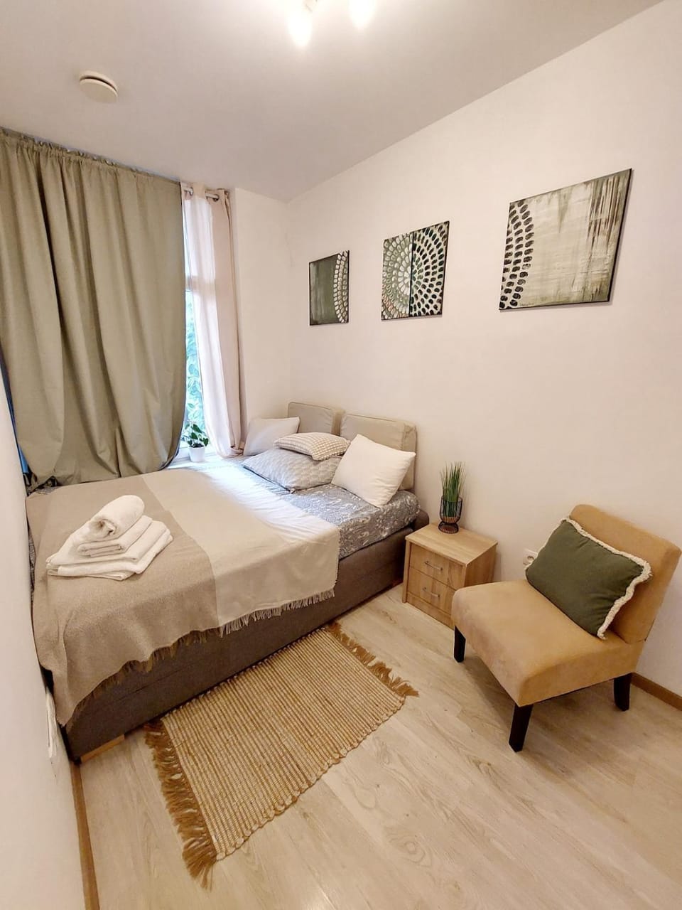 Green Apartment with Self-Check-In Apartment in Bratislava