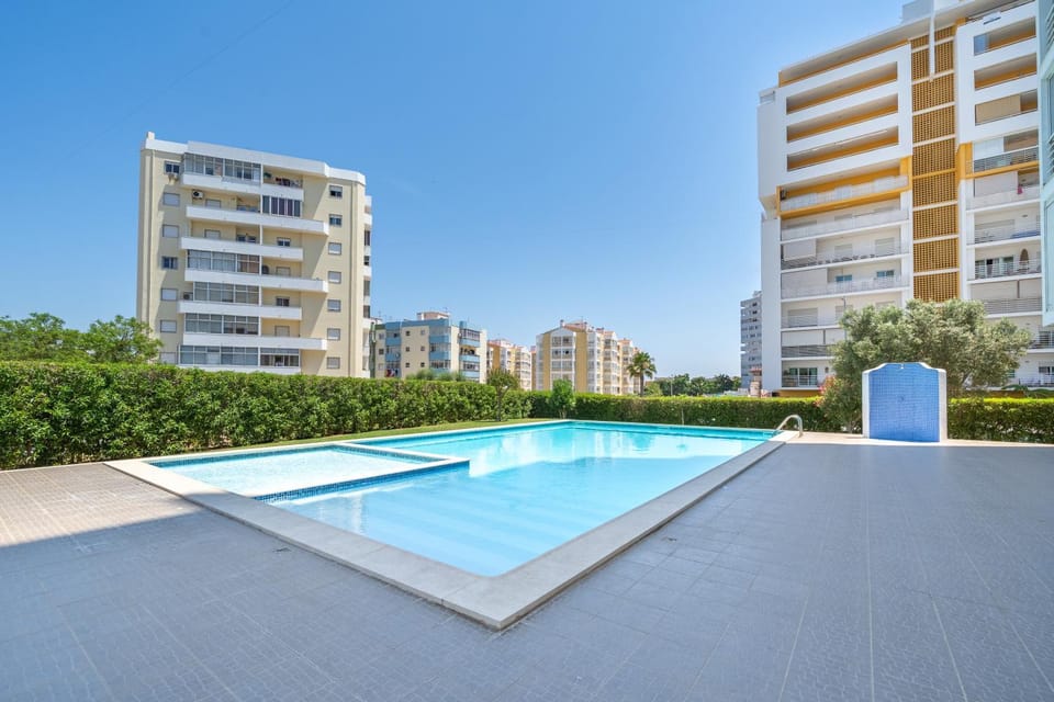 Swimming pool, sunbed