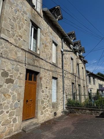 T2 mansardé tout équipé Apartment in Limoges