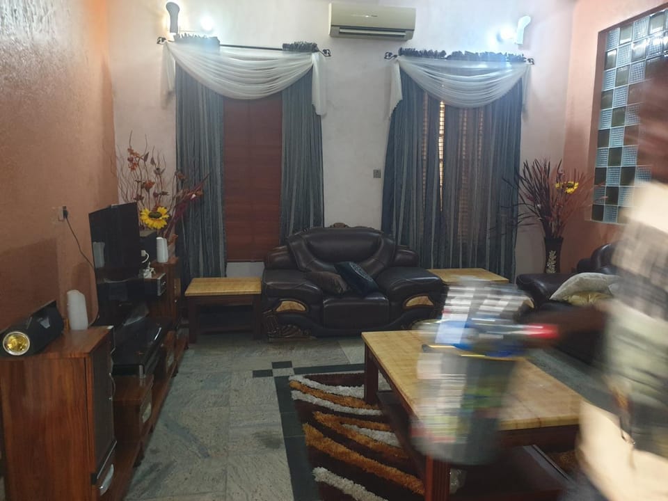 Shortlet 5 Bedrrom Duplex Apartment Lekki Phase 1 Apartment in Lagos, Nigeria