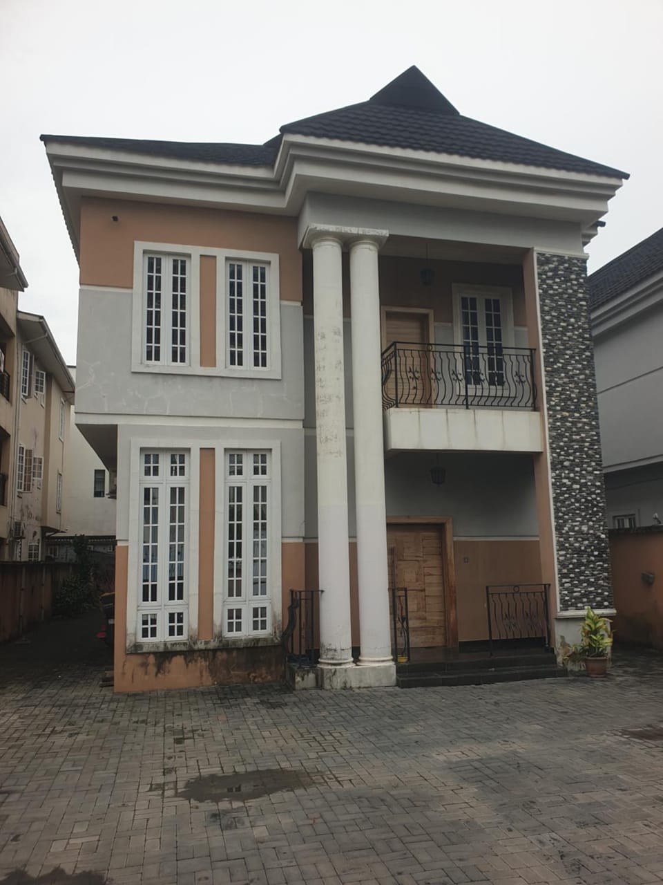 Shortlet 5 Bedrrom Duplex Apartment Lekki Phase 1 Apartment in Lagos, Nigeria