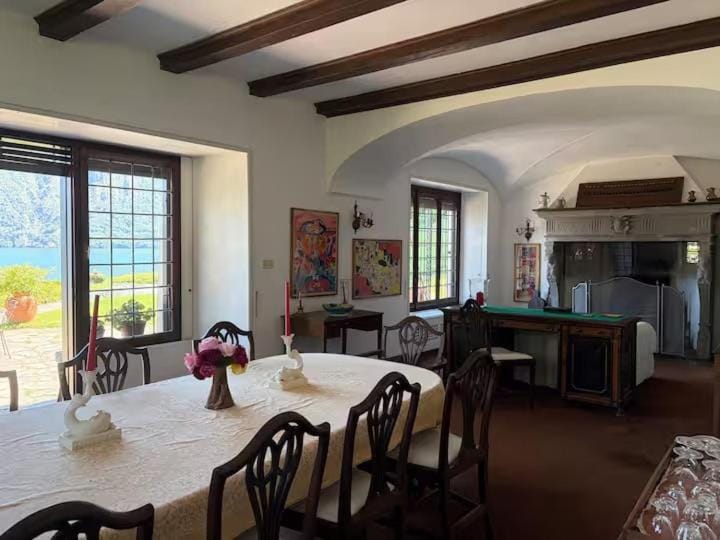Unique Vintage Villa - privacy in a park & pool Villa in Lenno