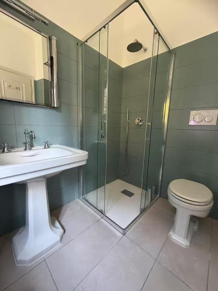 Unique Vintage Villa - privacy in a park & pool Villa in Lenno