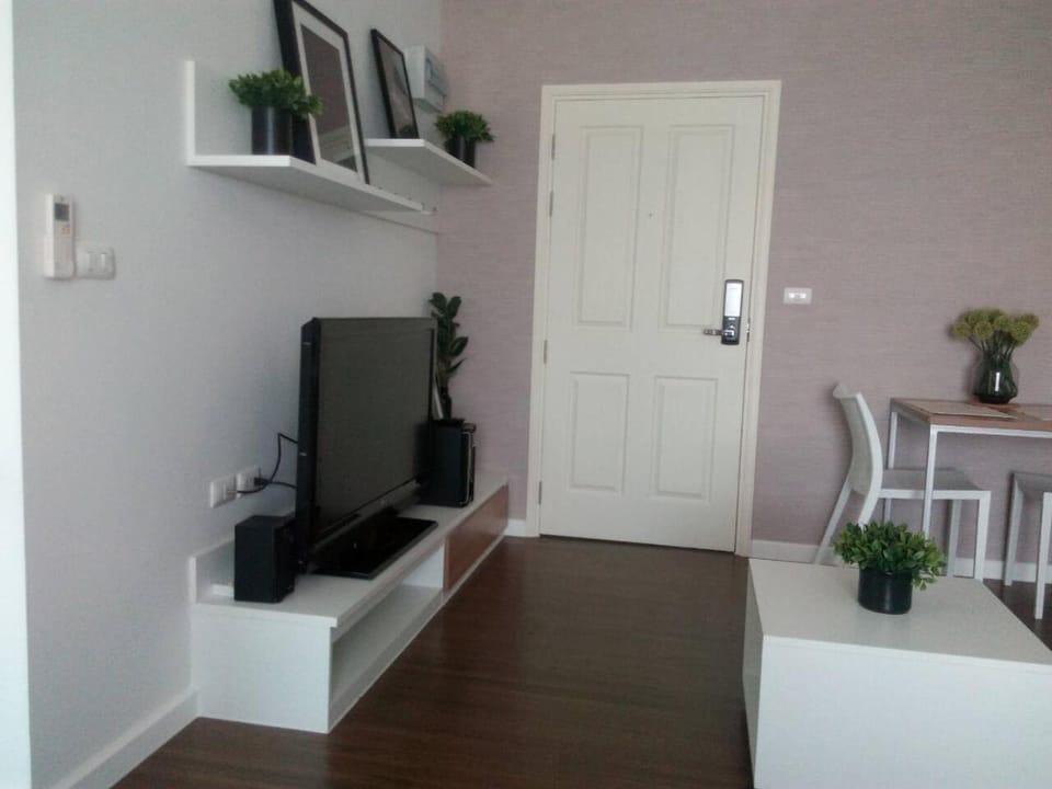 Baan Kieng Fah Hua-Hin by Montri C. Apartment in Nong Kae