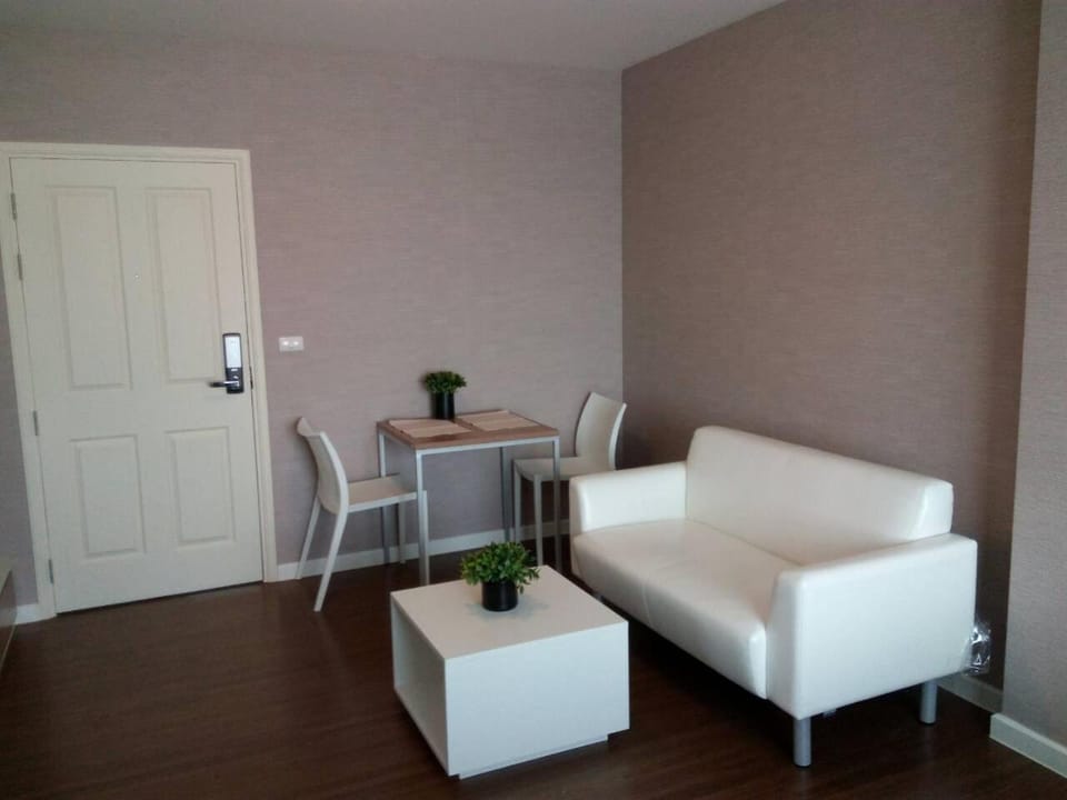 Baan Kieng Fah Hua-Hin by Montri C. Apartment in Nong Kae