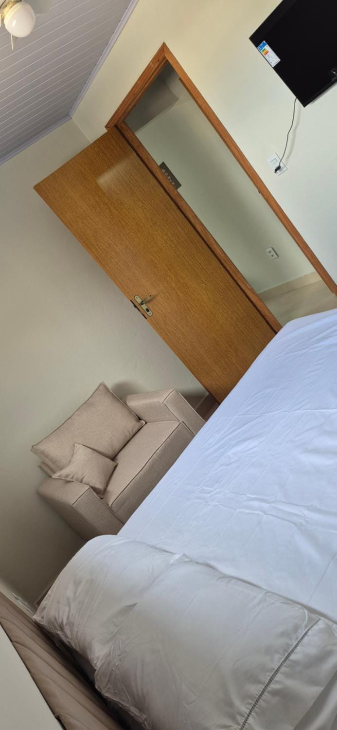 Kit net mobiliada e aconchegante em Divino Apartment in State of Minas Gerais, Brazil