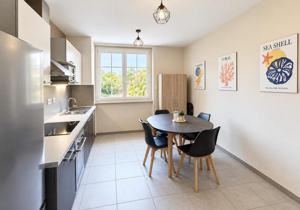 Coffee/tea facilities, dishwasher, heating, stove, kitchen