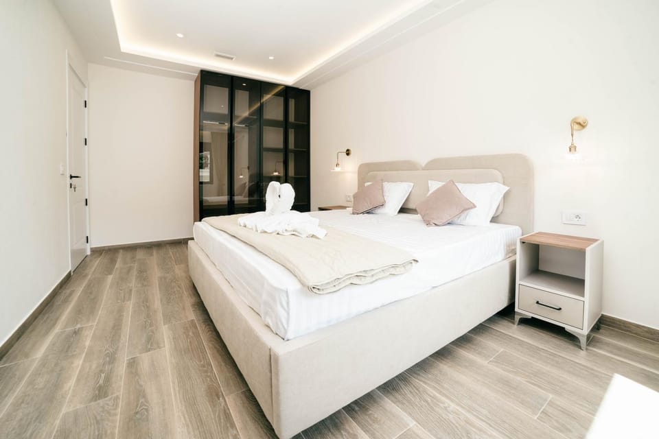 Bed, Photo of the whole room, Bedroom, wardrobe