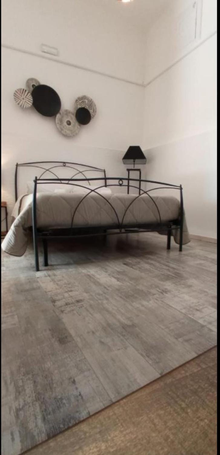 Sea Breeze Apartment with full kitchen 200 metres to the Sea Apartment in Bari