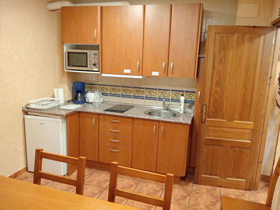 Kitchen or kitchenette, Kitchen or kitchenette